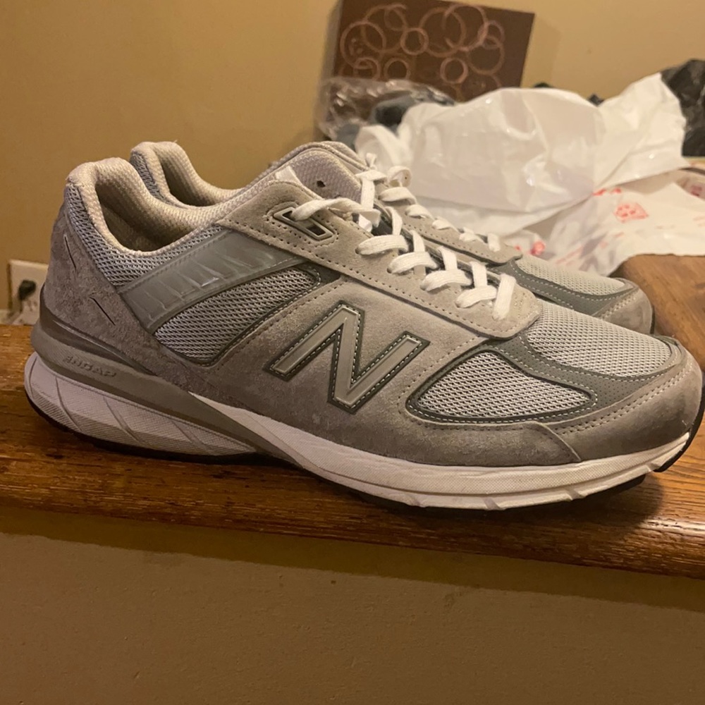 New Balance 990v5